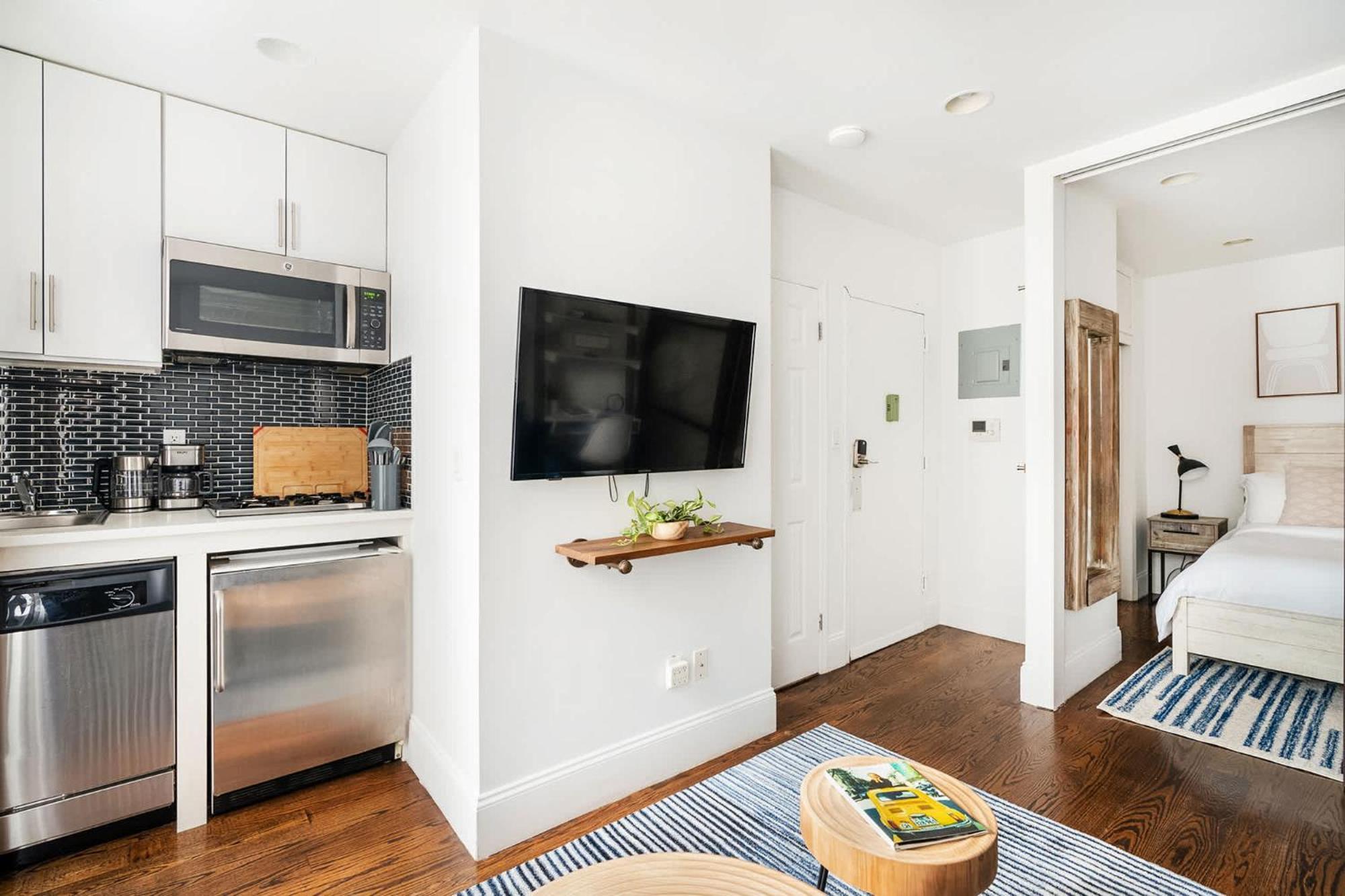 69-3a Modern Getaway 1br Prime Lower East Side Brand New * New York